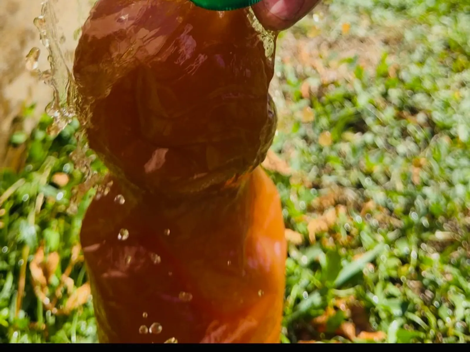 Eau de circuit de chauffage chargée en boues